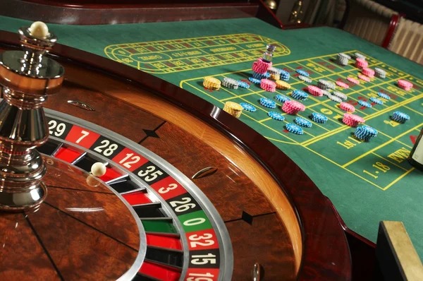 Bigger Bass Bonanza slot interface on link penidabet showing fishing-themed reels and bonus feature