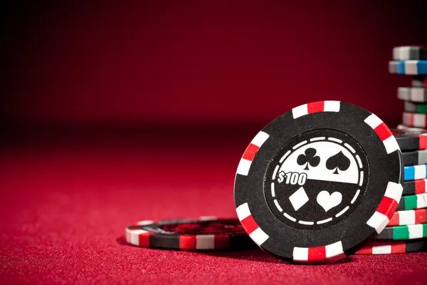 Free-spin bonus round with multiplier overlay